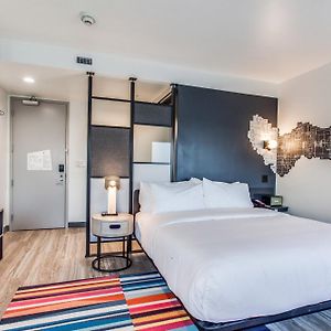 King Room Mobility or hearing accessible